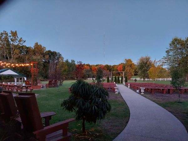 Birch Run Wedding DJs - Mid-Michigan Wedding DJ - Sparty DJs