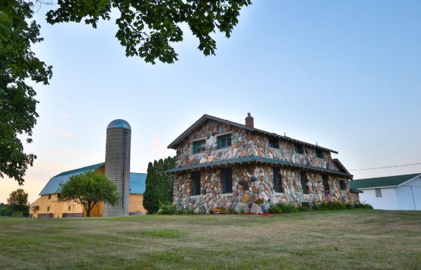 Bancroft Wedding DJs - Mid-Michigan Wedding DJ - Sparty DJs